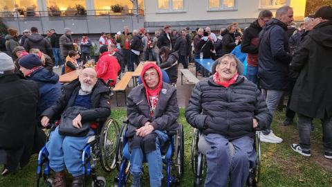 Drei VFB-Fans aus dem Wohnhaus Ostfildern